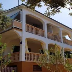 Apartments Mare