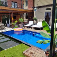 The Classy Craftsman - Beautiful Decor & Pool