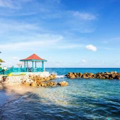 Idyllic Beachfront Condo