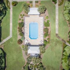 Pavilion Palms 104C by Newman-Dailey