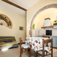 Charming Apartment in Massa Marittima, Shared Pool