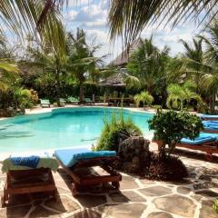 Spacious accessible house in Watamu, shared pool