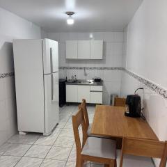 Aceita pet, próximo ao aeroporto e praia do campeche