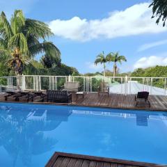Maison spacieuse à Pointe-Noire avec piscine partagée 110 m²