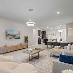 Chic 7Bed with private pool, theme bedrooms