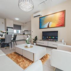 Macrolink Medini Starry Stay 3BR 5pax by Our Stay