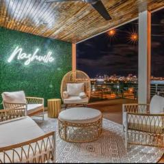 New 4BDRM House with City views, Pool Table, 5min to Downtown! Sleeps 22!