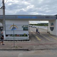 Apartamento Térreo próximo às praias, pontos turísticos e históricos