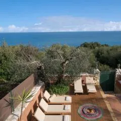 Olivia on Sea