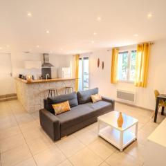 Lisa - Spacious Terrace Ground floor - by TGB