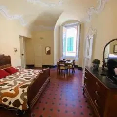 La camera di Leo