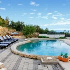 Amazing Home In Kucine