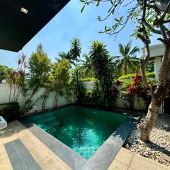 Palm Oasis Villa 2bedrooms amazing location