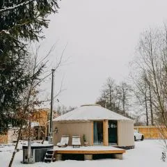 Jurta v pastvinách
