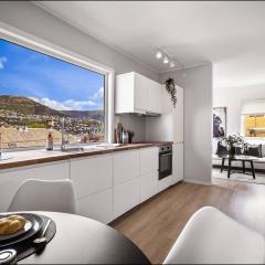 Central 2 story modern apartment
