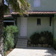 Pavillon climatisé avec piscine, proche plage, 2 chambres - FR-1-781-81