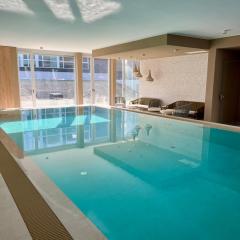 Bad Seerose mit Seeblick, Dachterrasse, Pool und Sauna