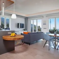 Luxury Sea View Apartment & Pool