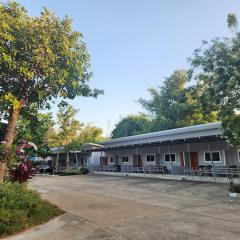 โรงแรมอีสานอินน์ ยโสธร - Easarninn Yasothorn