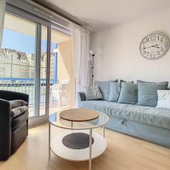 Appartement lumineux à 100m de la plage avec balcon, parking, idéal pour séjours courts et longs - FR-1-236-139