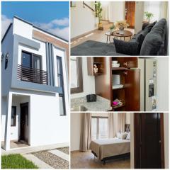 Espectacular Townhouse frente a Los Cedritos con vistas al merendon, completamente equipado y con aparcamiento privado