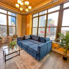 McCormick Place Stylish Corner Suite with Optional Parking and Gym Access Sleep 6 in South Loop Chicago