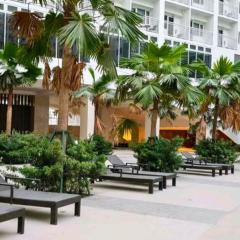 ndulge in opulence on a budget near MOA! Luxuriate in our Deluxe 1 Bedroom Units with stunning views. Enjoy free NETFLIX and an exceptional discount. Book now for a lavish and affordable escape!