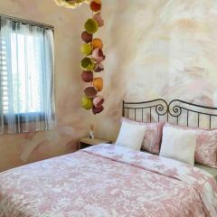 Lovely location, near harbour, restaurants,Mall