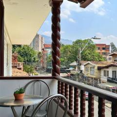 Apartamento cerca a Estadio con balcon y 5 habitaciones