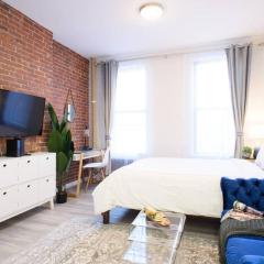 240-5 NEW Prime Location Studio W&D in unit