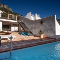 Eagles Nest - Massive townhouse with Pool with outstanding views