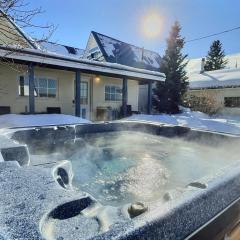 Gem Palace with Hot Tub Sauna