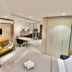 Cozy Apartment with Wifi, Balcony, Washer