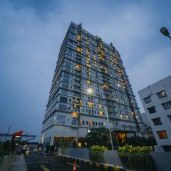 Tmansari Mahogany Apartement By Cozy