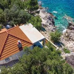 One-Bedroom Holiday Home In Potomje