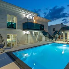 Nice Home In Crikvenica With Kitchen