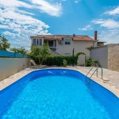 3 Bedroom Amazing Apartment In Banjevci