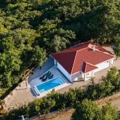 2 Bedroom Pet Friendly Home In Zestilac