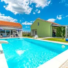 Lovely Home In Benkovac