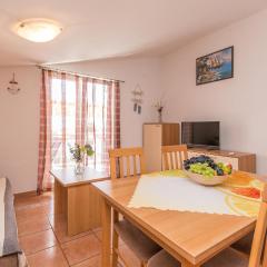 Cozy Apartment In Sveti Filip I Jakov