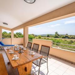 2 Bedroom Stunning Apartment In Medulin