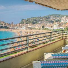 Cozy Apartment In Tossa De Mar