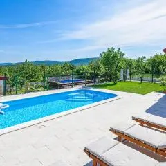 Nice Home In Gornji Muc With Wifi