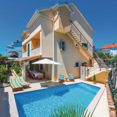 Four-Bedroom Holiday Home In Brodarica