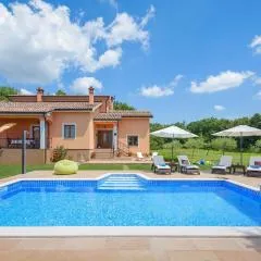 Two-Bedroom Holiday Home In Tinjan