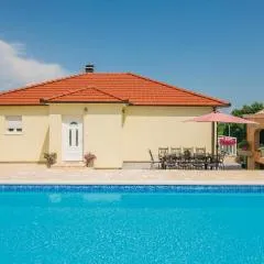 Lovely Home In Zmijavci With Wifi