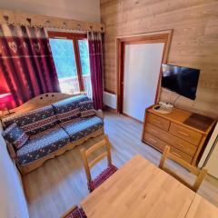 Charmant 2 Pièces pour 4 Personnes avec Balcon en Plein Coeur de Modane, 25m² - FR-1-265-205
