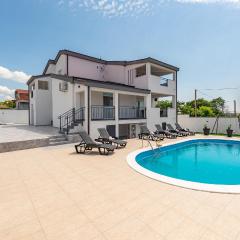 Awesome Home In Zadar With Wifi
