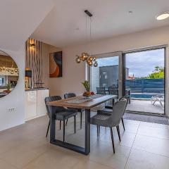 Stunning Home In Liznjan