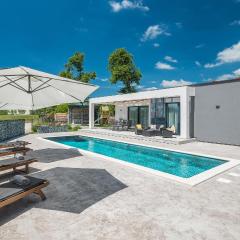 Stunning Home In Tinjan